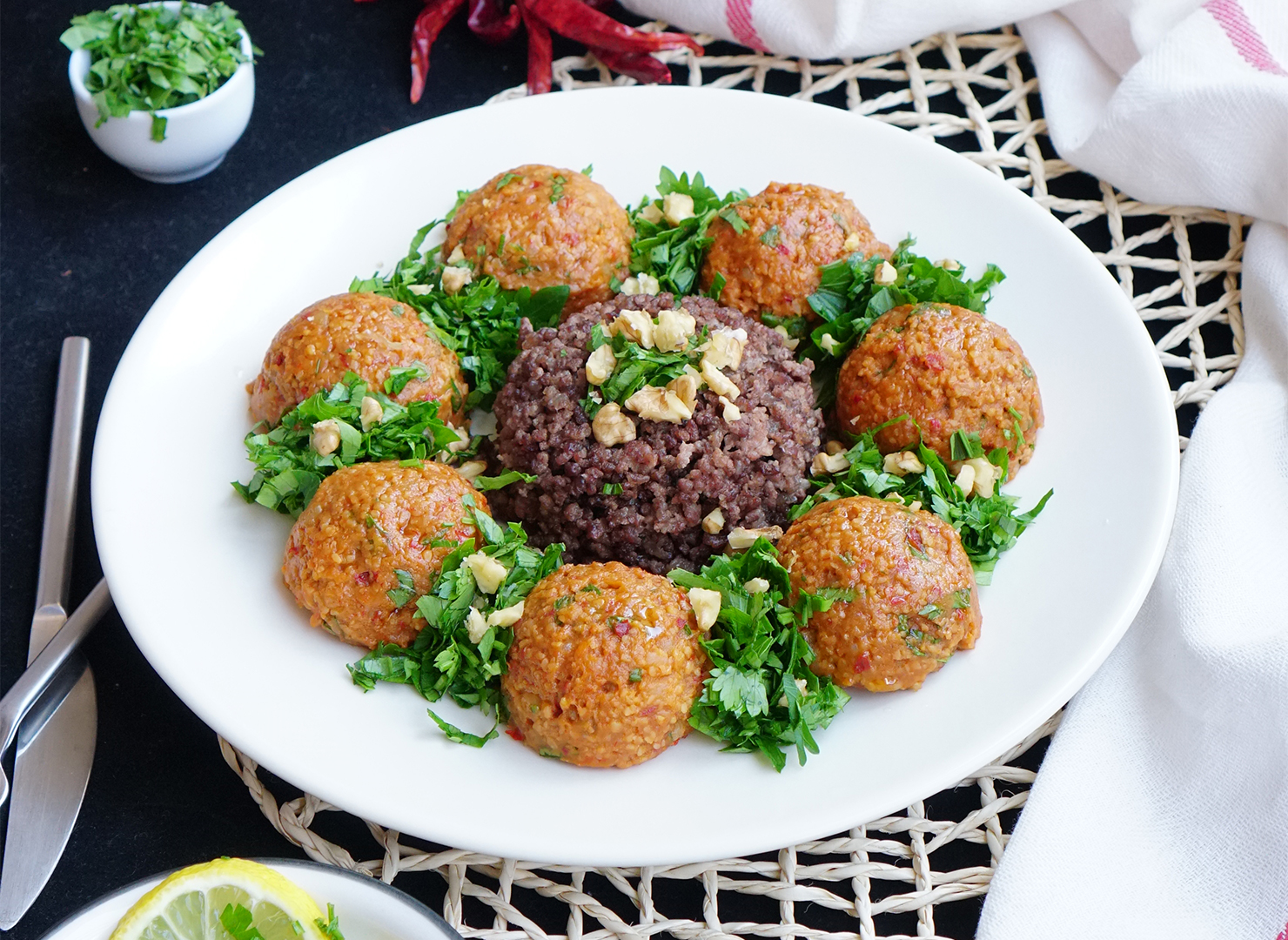 Patates ve bulgurun muhteşem buluşması  Patatesli yağlı bulgur köftesi