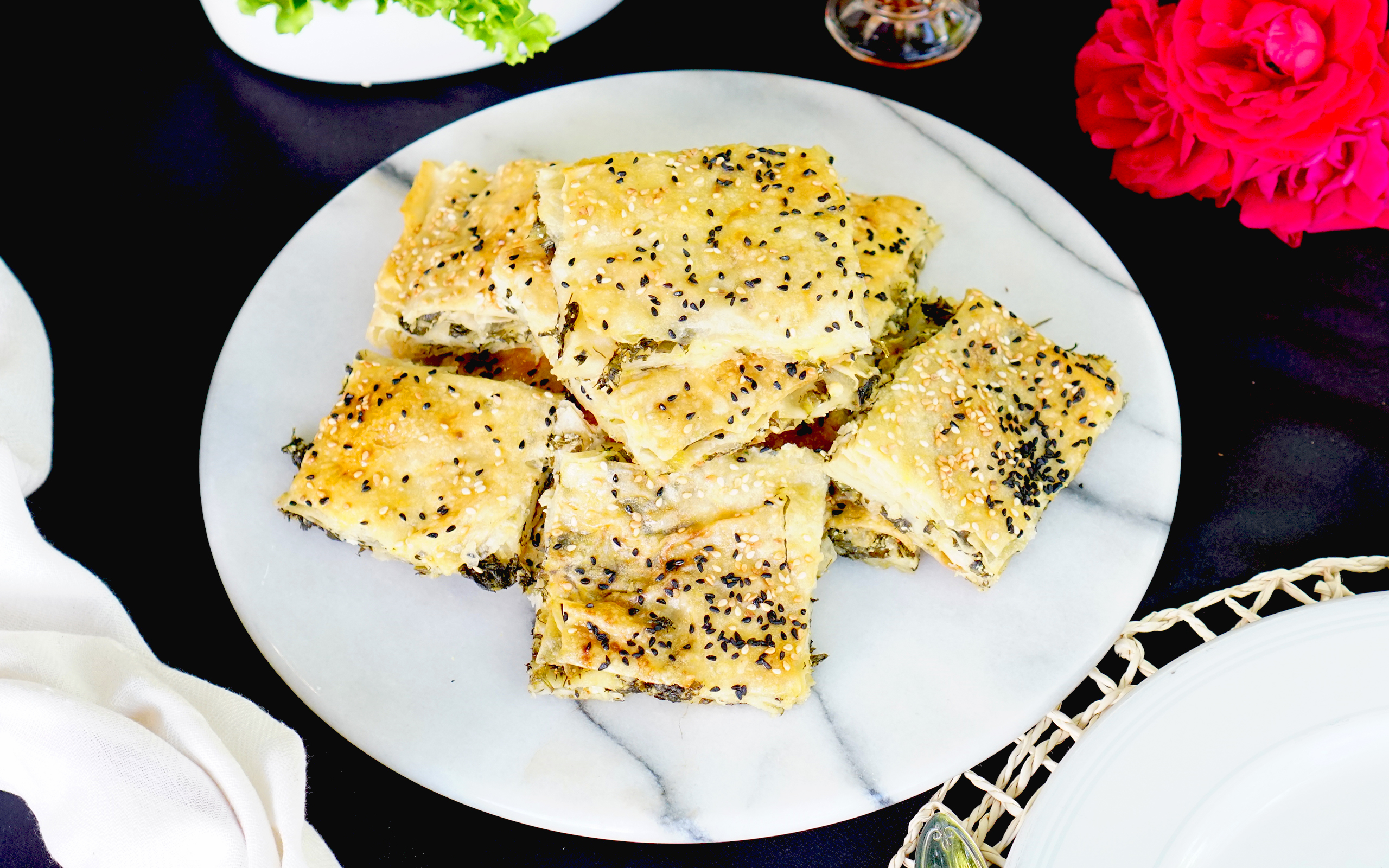 DİYARDAN DİYARA UZANAN TARİHİYLE SEBZELİ BÖREK TARİFİ